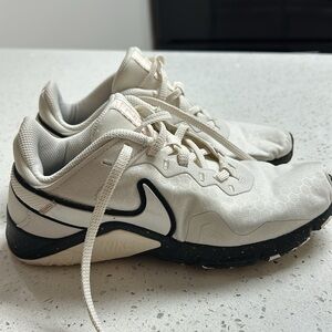 Nike Legend Essential 2 Premium Women's Training Shoes 6.5